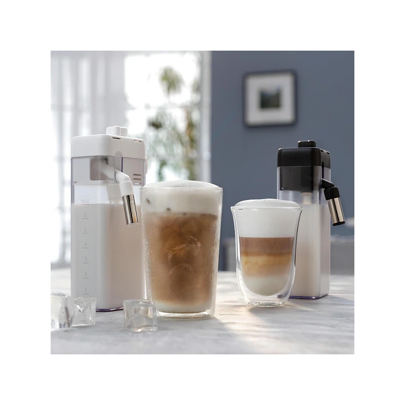Кофемашина Delonghi ECAM630.75.TSM Два кувшина для молока LatteCrema Hot (горячие напитки); LatteCrema Cool (холодные напитки); фильтр для воды; мерная ложка для молотого кофе с кисточкой; силиконовая форма для льда; полоска для определения жесткости воды