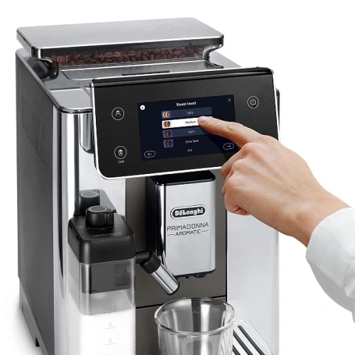 Кофемашина Delonghi ECAM630.75.TSM Два кувшина для молока LatteCrema Hot (горячие напитки); LatteCrema Cool (холодные напитки); фильтр для воды; мерная ложка для молотого кофе с кисточкой; силиконовая форма для льда; полоска для определения жесткости воды