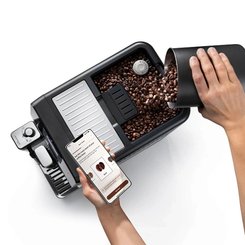 Кофемашина DeLonghi ECAM470.85.MB Два кувшина для молока LatteCrema Hot (горячие напитки), LatteCrema Cool (холодные напитки), фильтр для воды, мерная ложка для молотого кофе с кисточкой, полоска для определения жесткости воды, носик для подачи горячей во