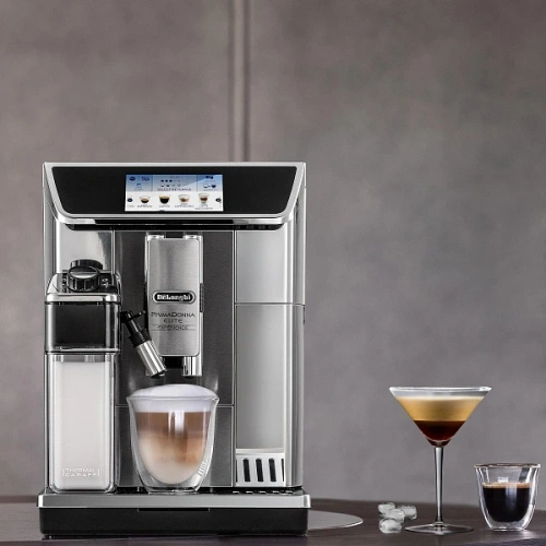 Кофемашина DeLonghi ECAM650.85.MS Графин для молока (2 шт.); узел подачи горячей воды/пара; мерная ложка; форма для льда (2шт.); полоска-индикатор жёсткости воды; фильтр; инструкция